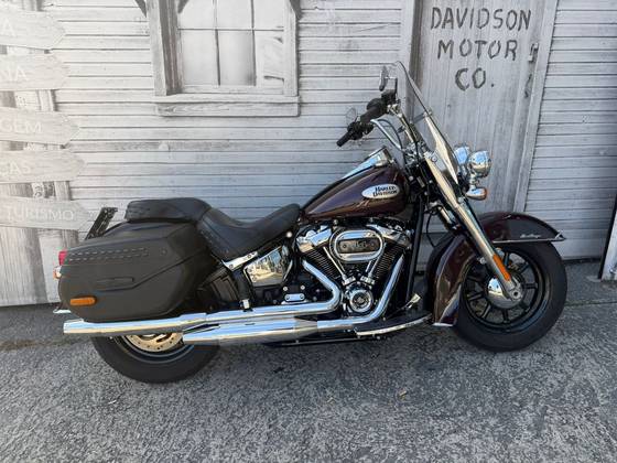 HARLEY-DAVIDSON SOFTAIL HERITAGE CLASSIC 114 